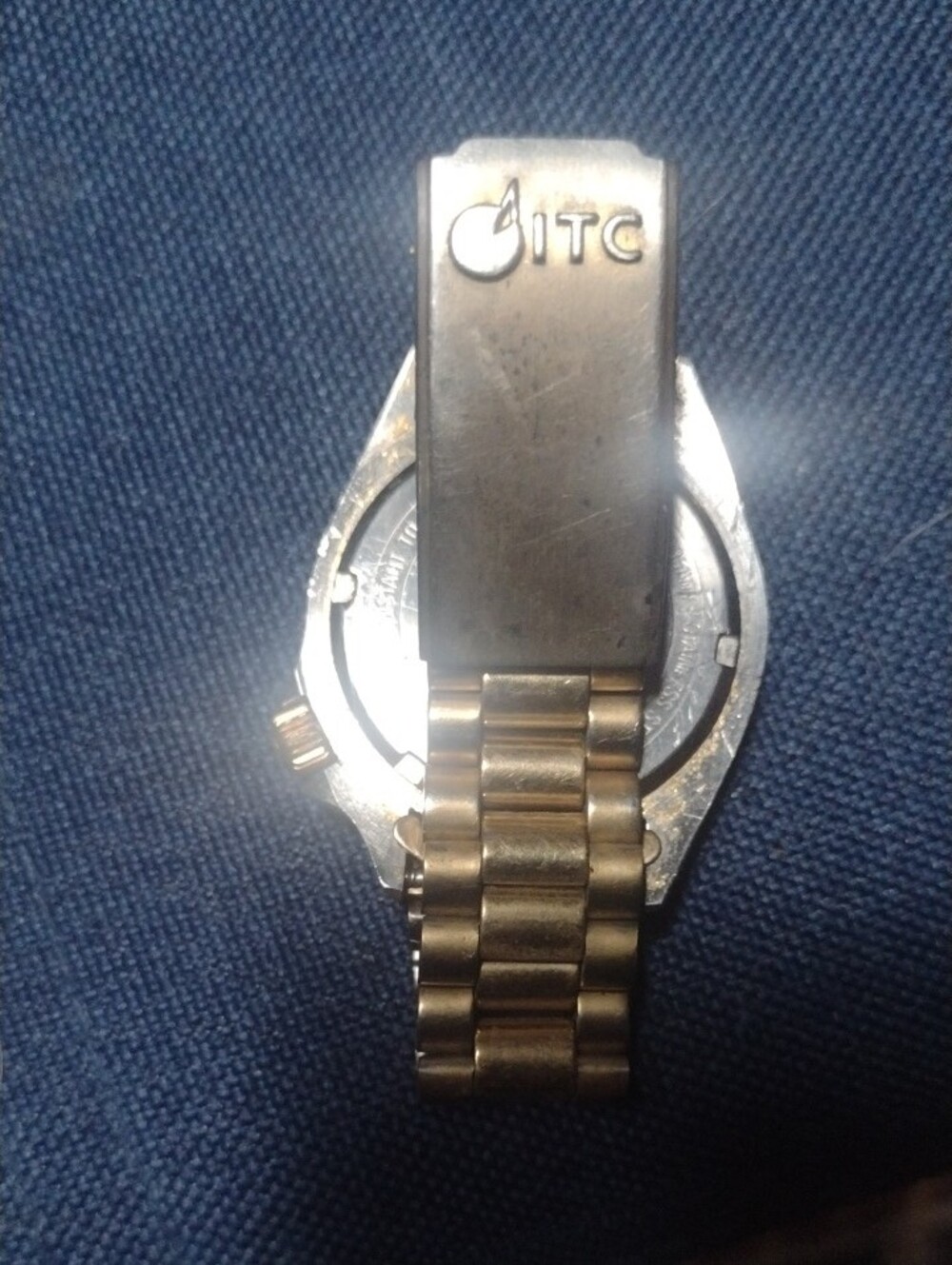 Vintage Dive-Style Stainless Watch with Black Dial - Picture 6 of 7